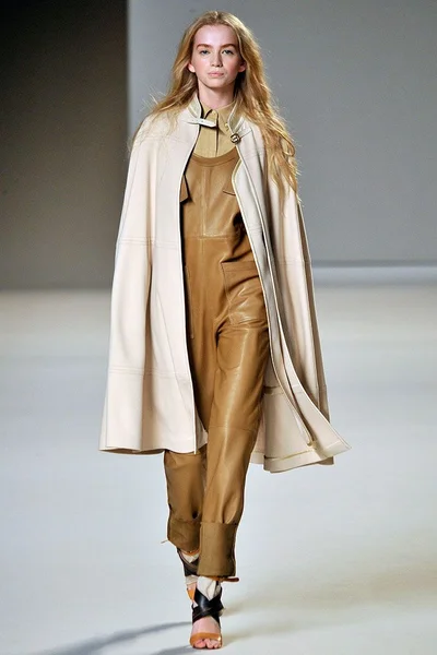 Look 11
